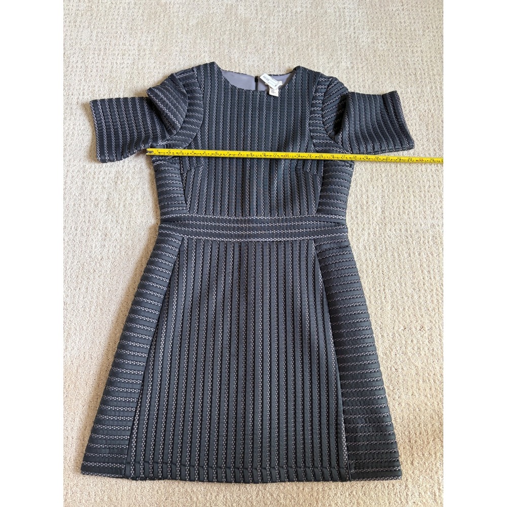 HM Womens Textured Knit Fit Flare Dress Grey Stripe Short Sleeve Size 10 NWT‎